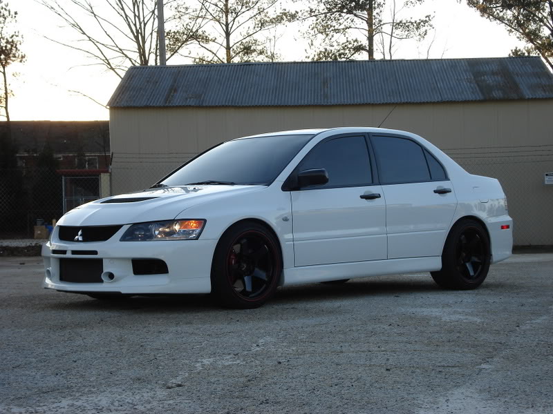 2004 Mitsubishi Lancer Evolution photo