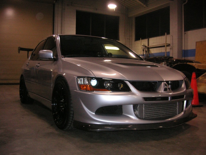 2004 Mitsubishi Lancer Evolution photo
