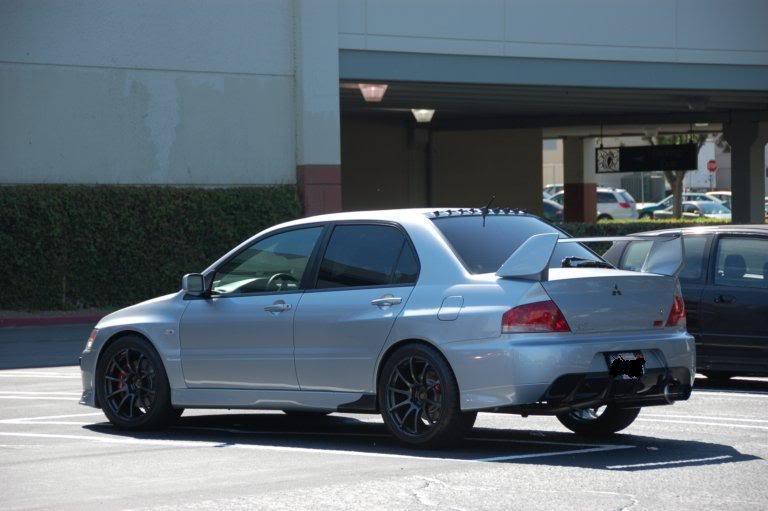 2005 Mitsubishi Lancer Evolution photo