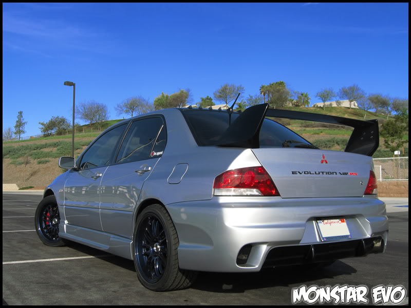 2005 Mitsubishi Lancer Evolution photo