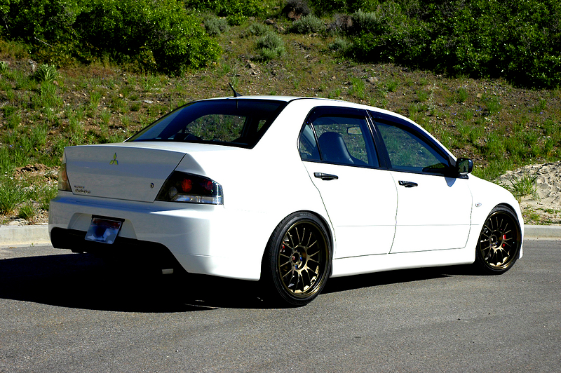 2004 Mitsubishi Lancer Evolution photo
