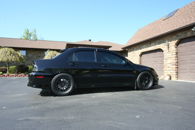 2003 Mitsubishi Lancer Evolution photo