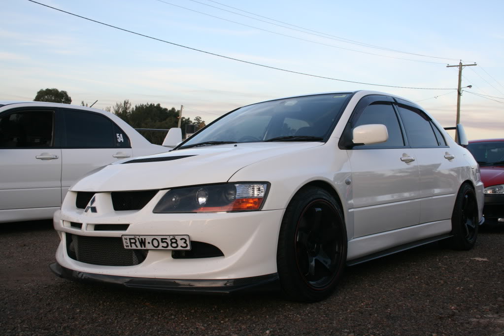 2003 Mitsubishi Lancer Evolution photo