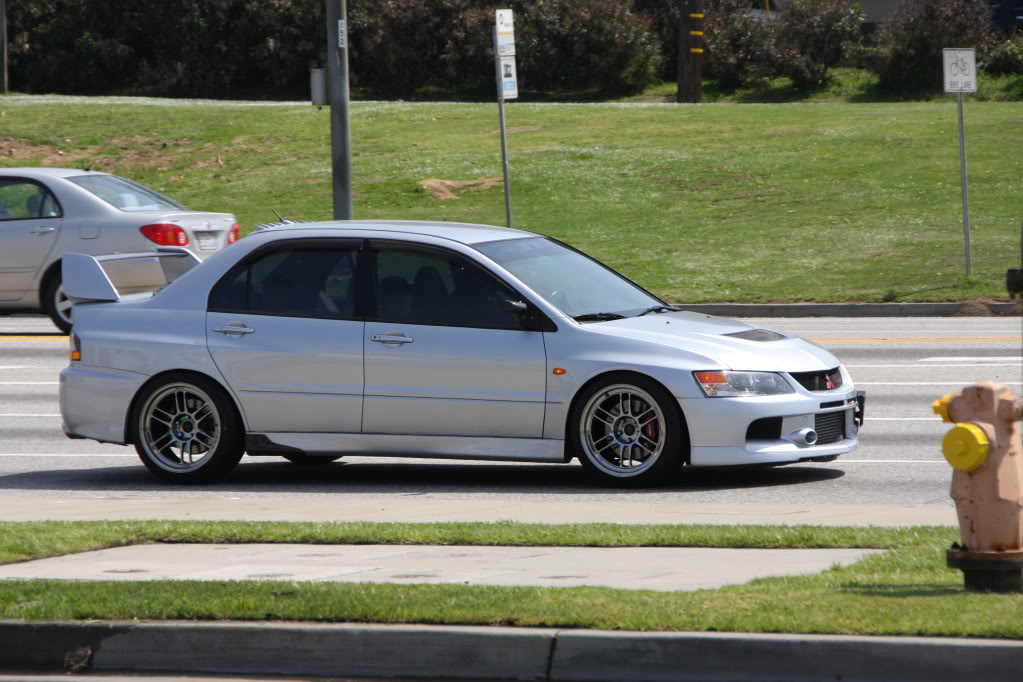 2005 Mitsubishi Lancer Evolution photo