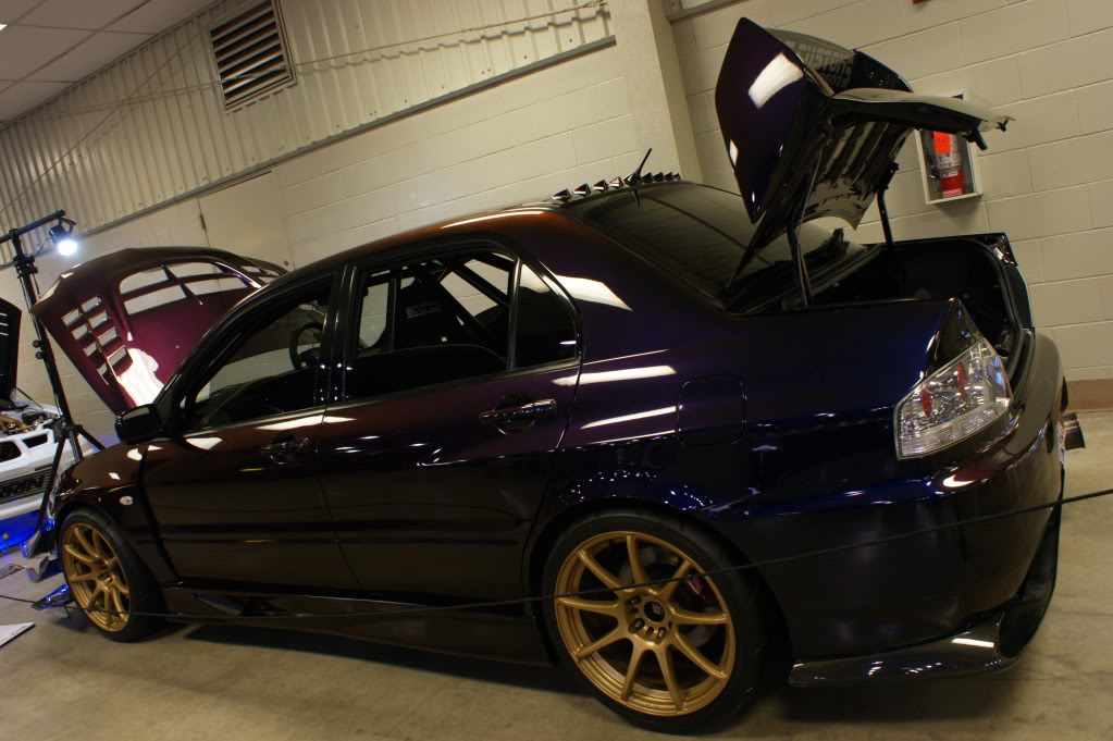 2005 Mitsubishi Lancer Evolution photo