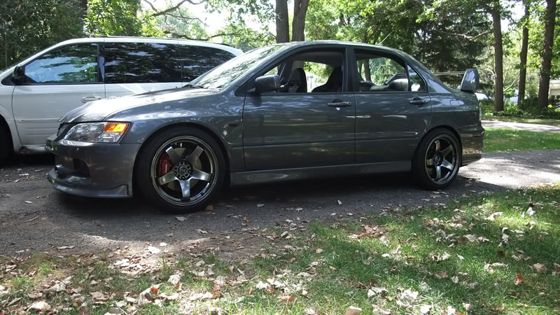 2003 Mitsubishi Lancer Evolution photo