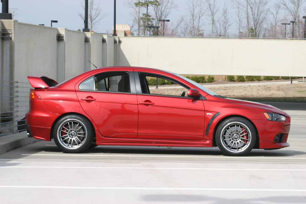 2010 Mitsubishi Lancer Evolution photo