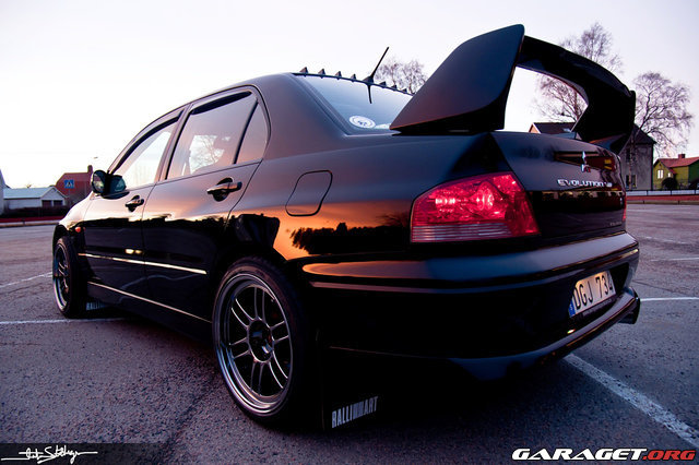2003 Mitsubishi Lancer Evolution photo