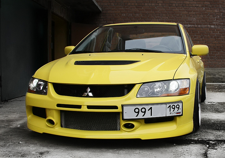 2003 Mitsubishi Lancer Evolution photo
