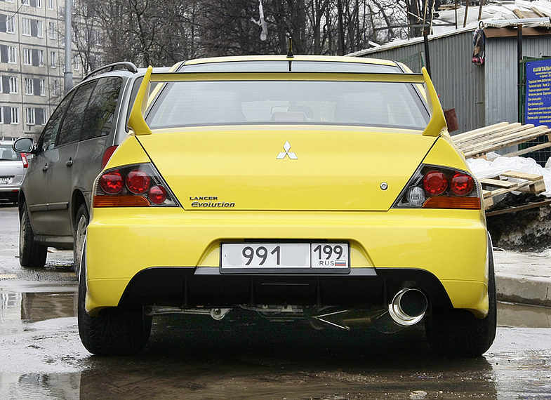 2003 Mitsubishi Lancer Evolution photo