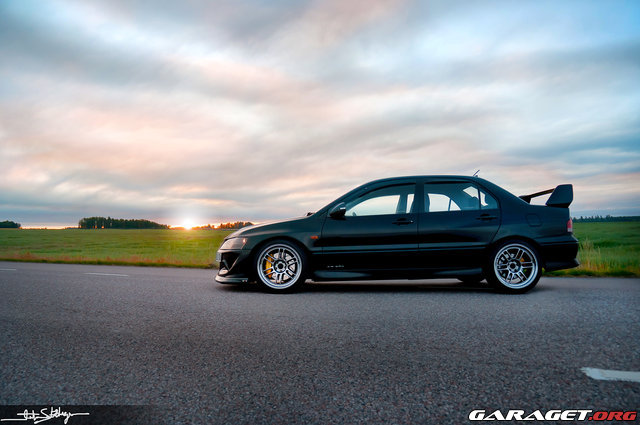 2003 Mitsubishi Lancer Evolution photo