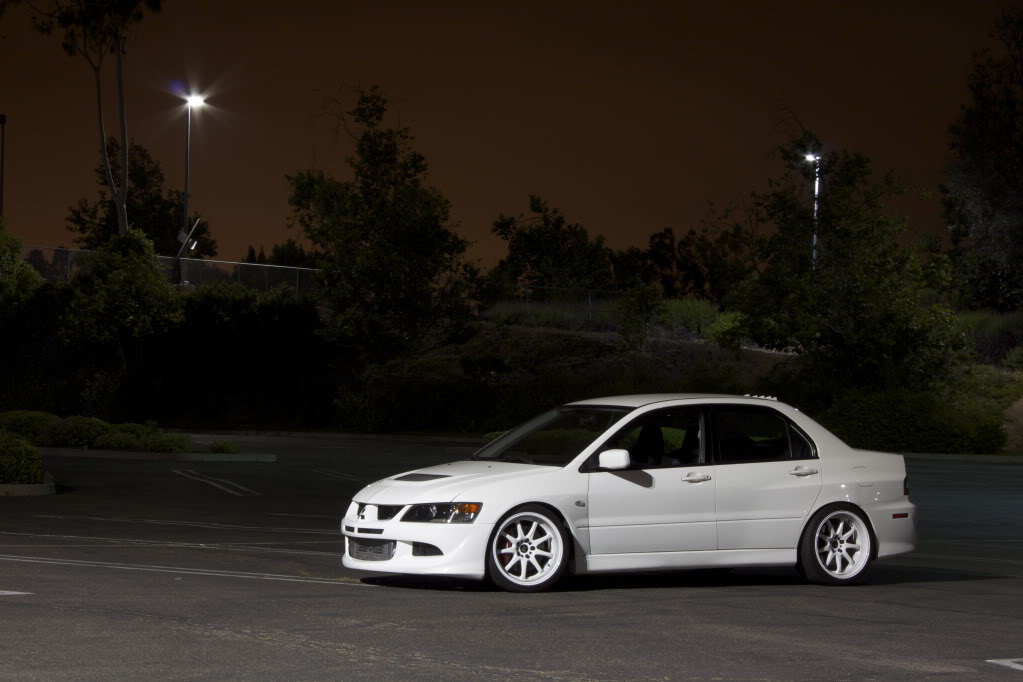 2004 Mitsubishi Lancer Evolution photo
