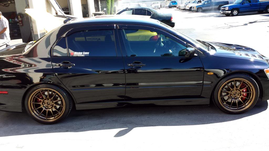 2003 Mitsubishi Lancer Evolution photo