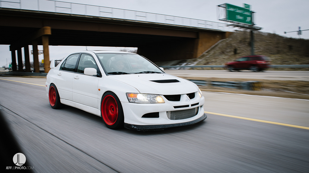 2003 Mitsubishi Lancer Evolution photo