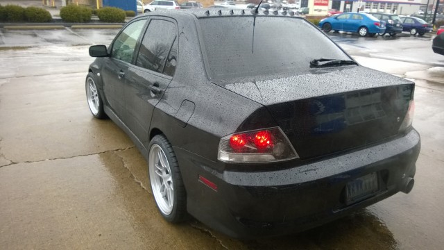 2004 Mitsubishi Lancer Evolution photo