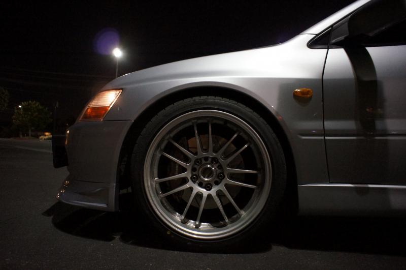 2005 Mitsubishi Lancer Evolution photo