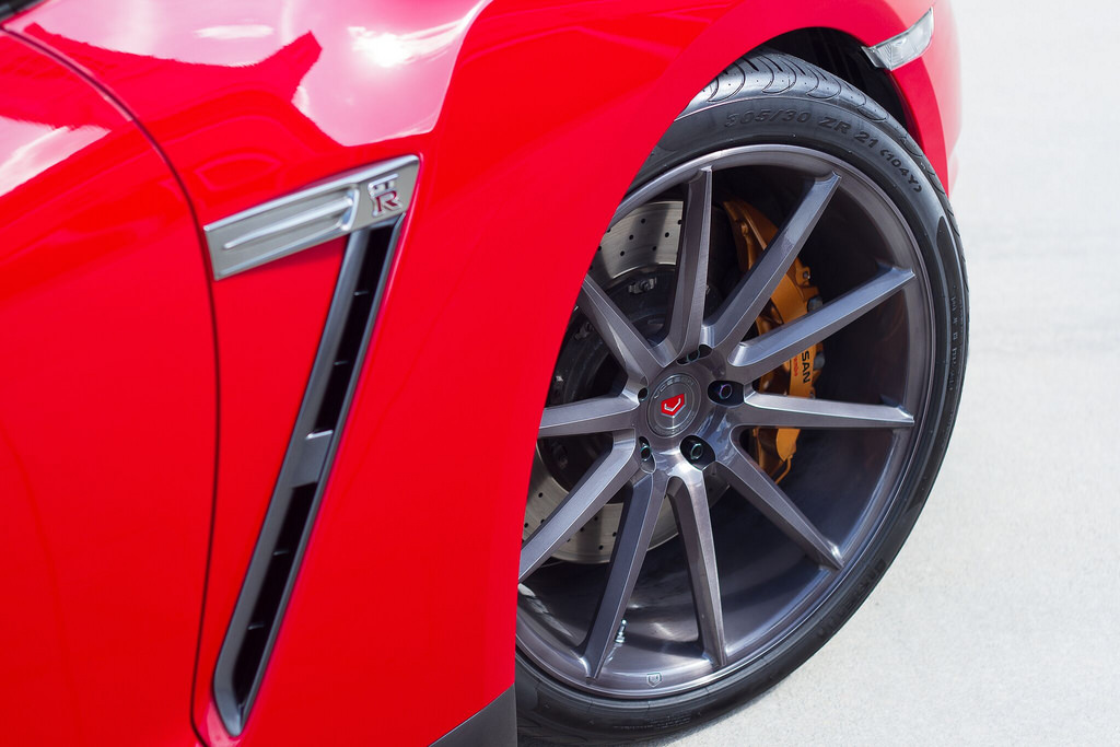 2013 Nissan GT-R photo