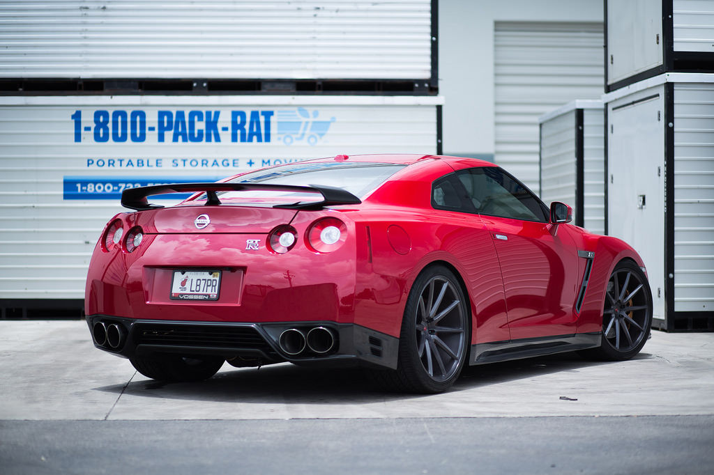 2013 Nissan GT-R photo