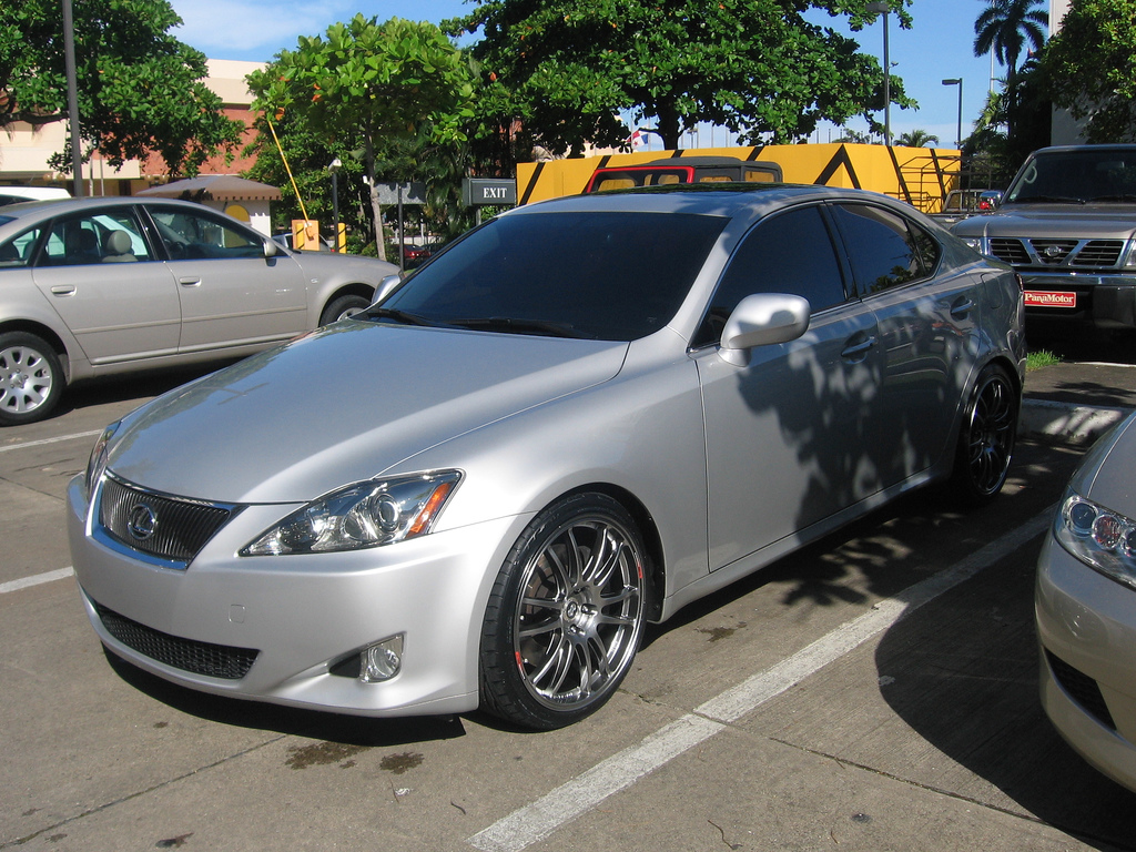 2006 Lexus IS 350 photo