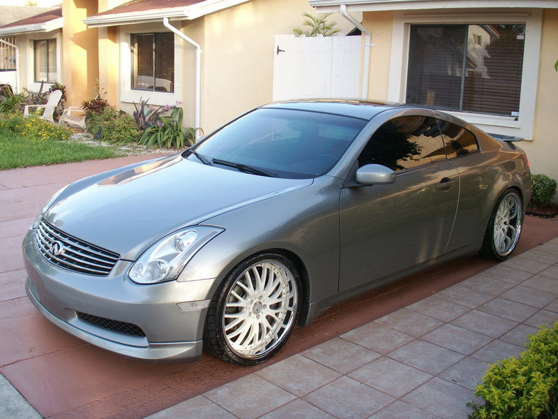 2004 Infiniti G35 photo