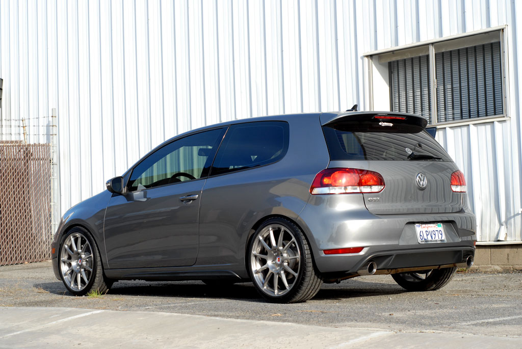 2010 Volkswagen GTI photo