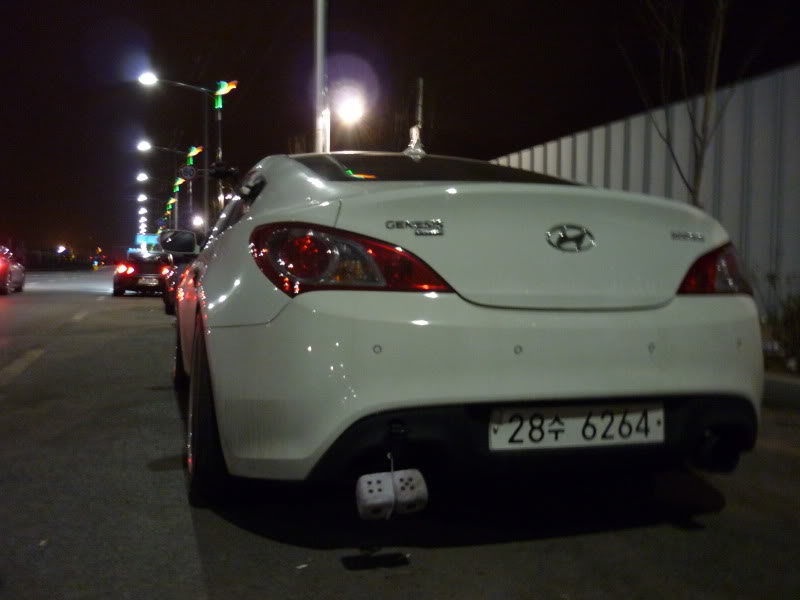 2009 Hyundai Genesis photo