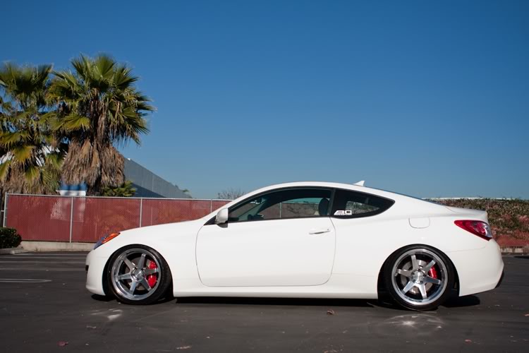 2010 Hyundai Genesis photo