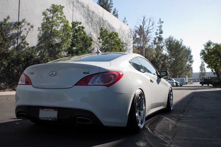 2010 Hyundai Genesis photo