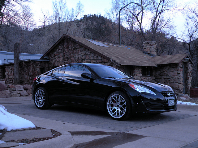 2010 Hyundai Genesis photo