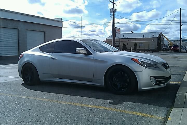2010 Hyundai Genesis photo
