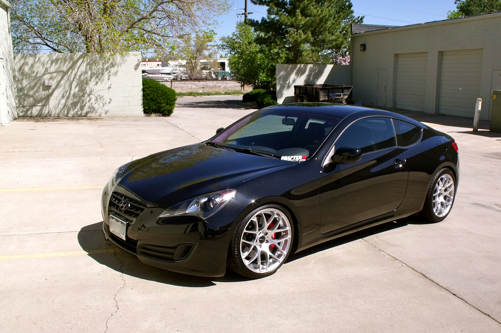 2010 Hyundai Genesis photo