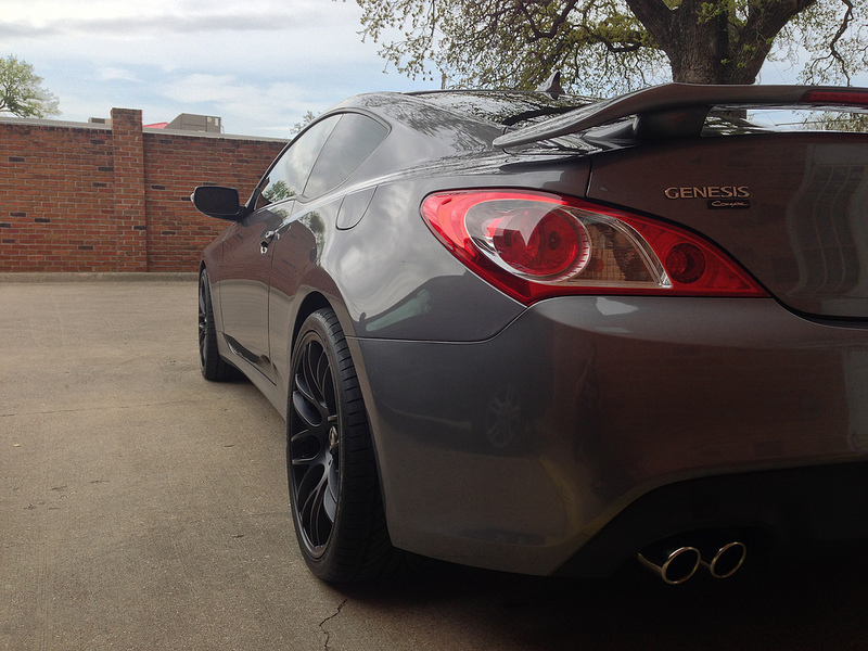 2011 Hyundai Genesis photo