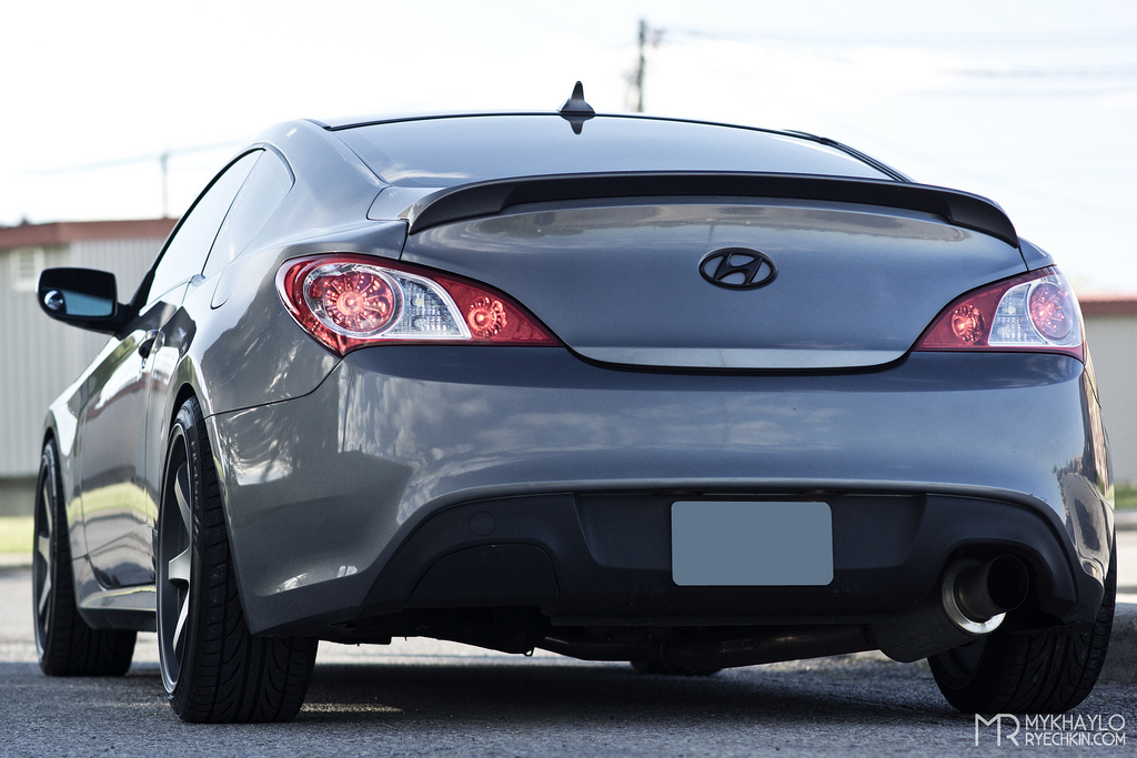 2011 Hyundai Genesis photo