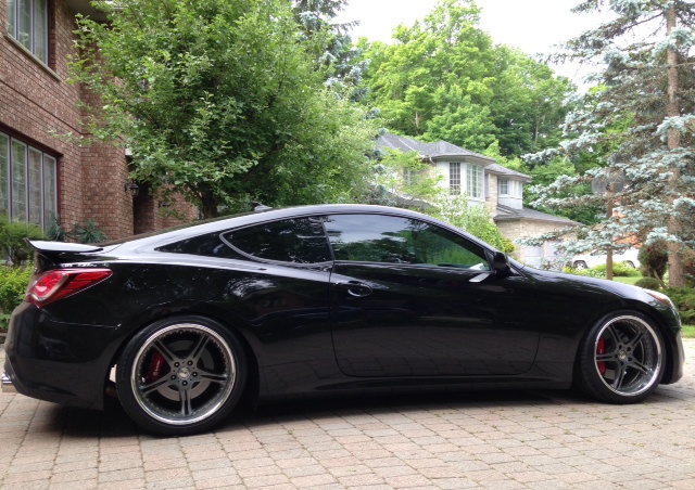 2012 Hyundai Genesis photo
