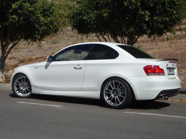 2009 BMW  135 photo