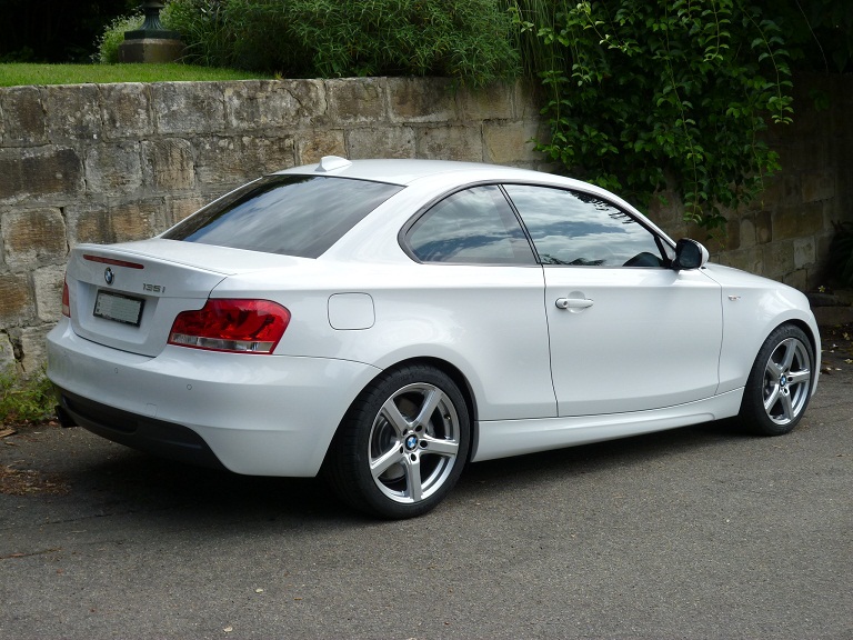 2009 BMW  135 photo