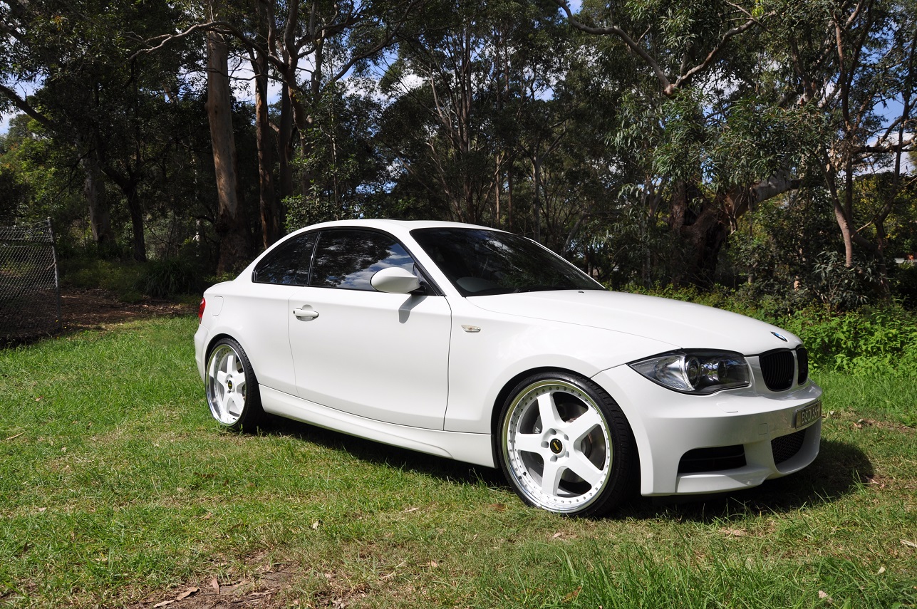 2010 BMW  135 photo