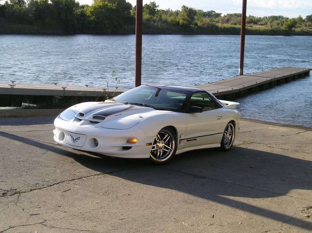 1999 Chevrolet Camaro photo