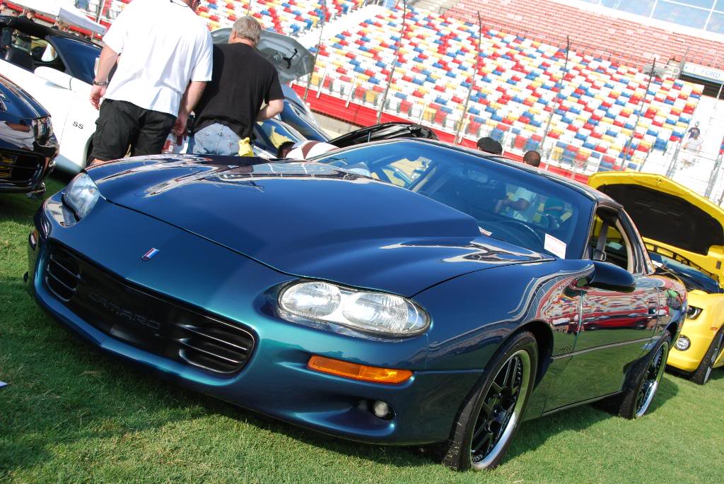 2001 Chevrolet Camaro photo
