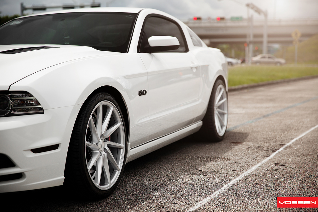 2013 Ford Mustang photo