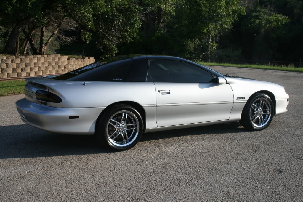 2001 Chevrolet Camaro photo