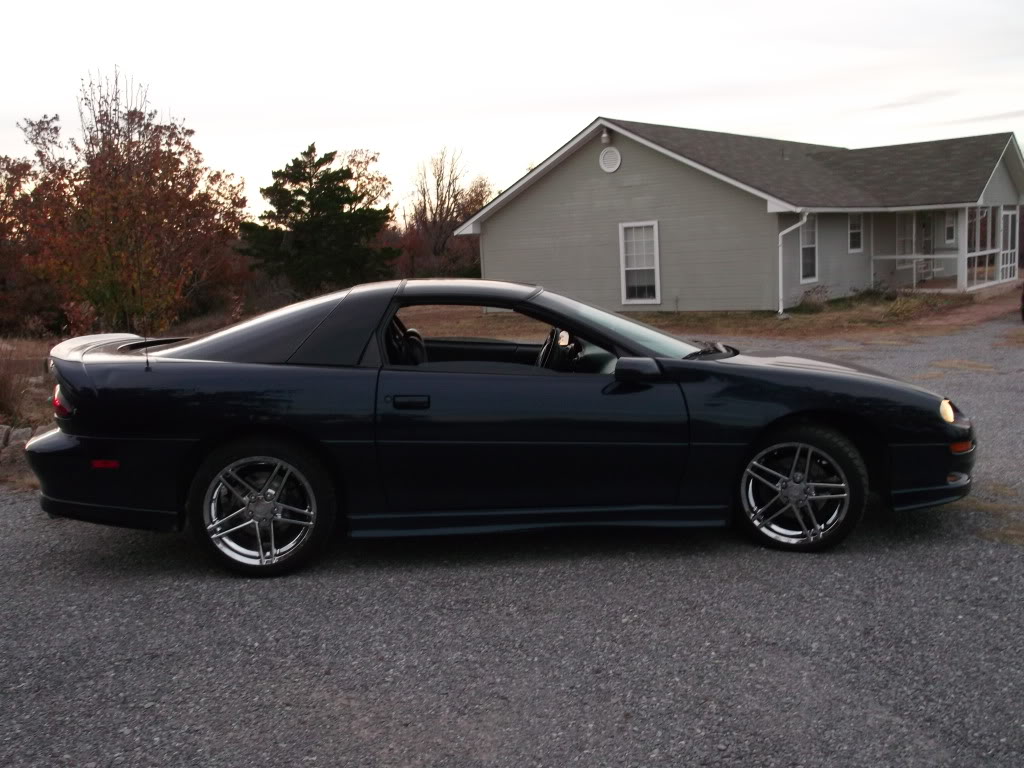 2001 Chevrolet Camaro photo
