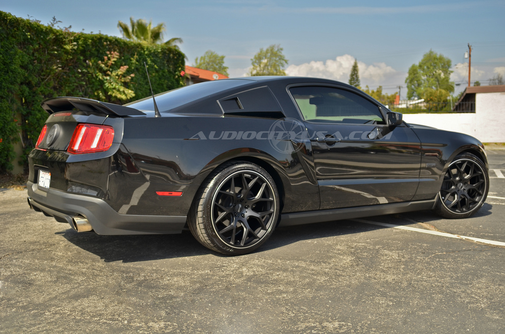 2012 Ford Mustang photo