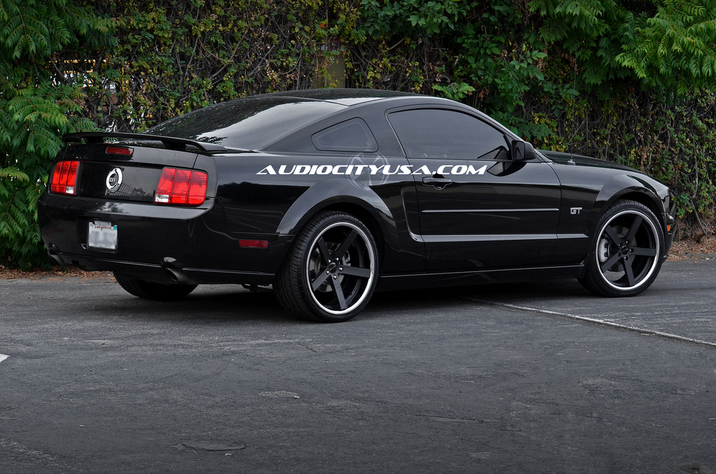 2012 Ford Mustang photo