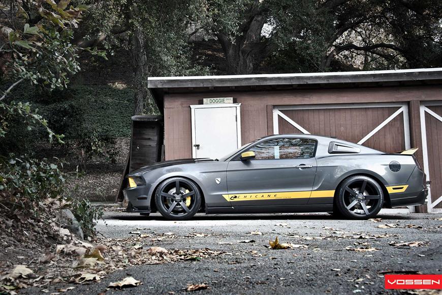 2012 Ford Mustang photo