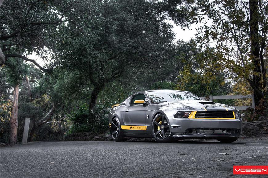 2012 Ford Mustang photo