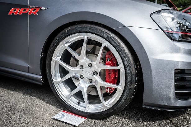 2015 Volkswagen Golf GTI photo