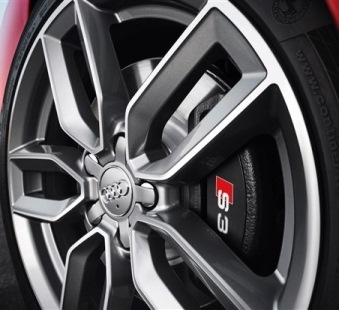 2015 Volkswagen Golf GTI photo