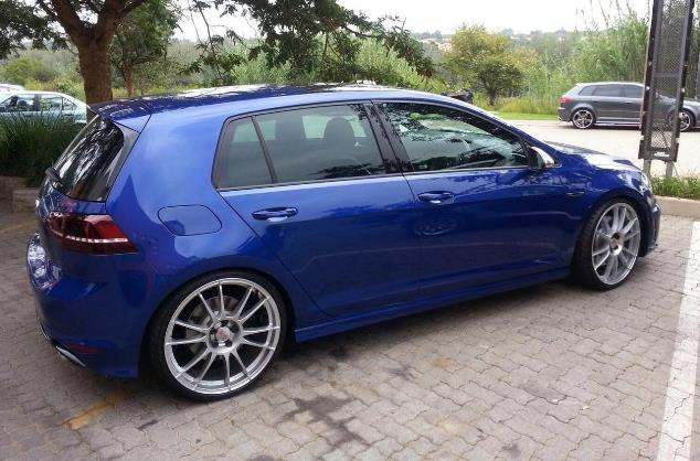 2015 Volkswagen Golf GTI photo