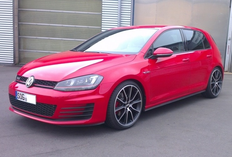 2015 Volkswagen Golf GTI photo